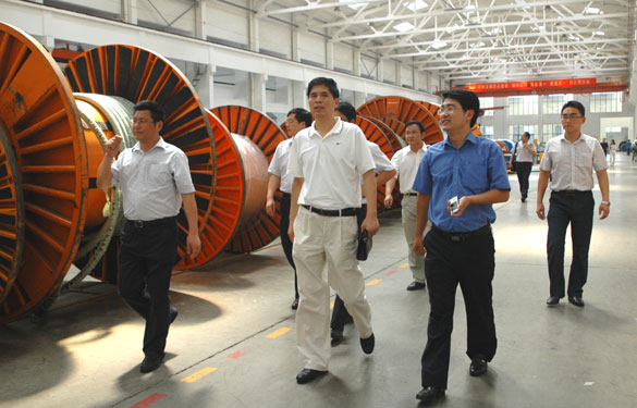 河海大学常州校区党委书记吴继敏一行十余人来亚美AM8AG旅行考察