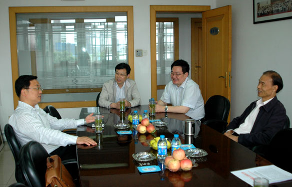 溧阳市委常委、常务副市长汤如军来亚美AM8AG集团调研