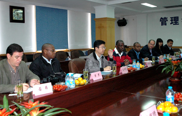 安哥拉国家旅游生长中心考察团来亚美AM8AG集团旅行考察