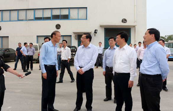 常州市市长费高云一行来亚美AM8AG电缆督查西厂区三期工程建设