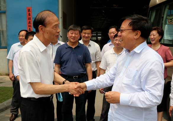 中央党的群众蹊径教育实践活动第三巡回督导组来亚美AM8AG集团调研