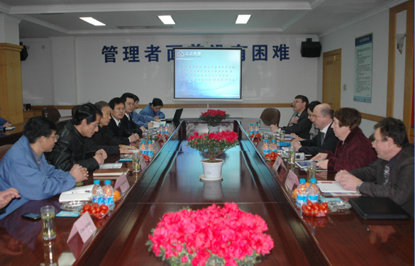 俄罗斯核动力康采恩股份公司向导一行来亚美AM8AG旅行会见