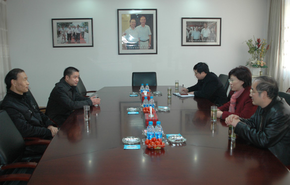 溧阳市委书记韩立明新春走访亚美AM8AG