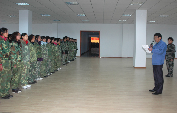 亚美AM8AG新员工军训落下帷幕