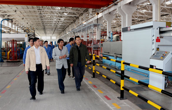 江苏省质量奖评审组专家来亚美AM8AG集团现场评审