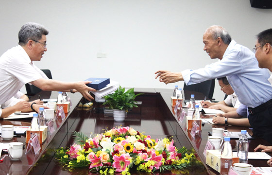 常州市委常委、常务副市长梁一波一行来亚美AM8AG电缆调研