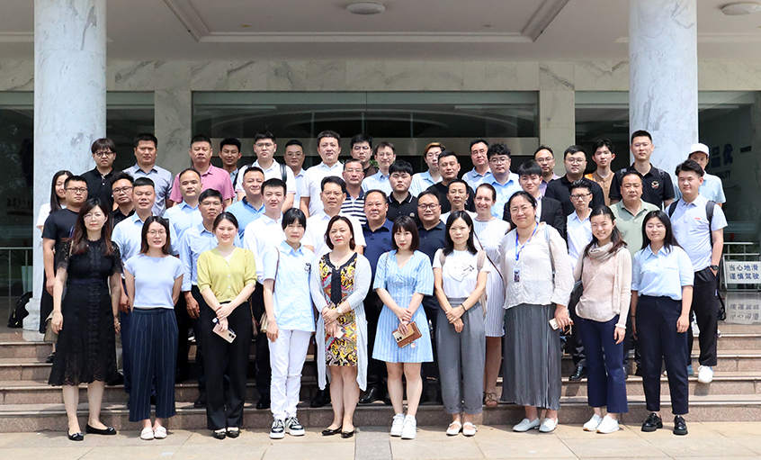 同聚行业友谊 同商生长大计---SMM电线电缆考察团来访亚美AM8AG电缆