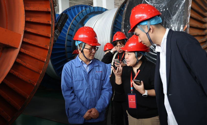 陕西省总工会向导及地方劳模来亚美AM8AG电缆旅行交流